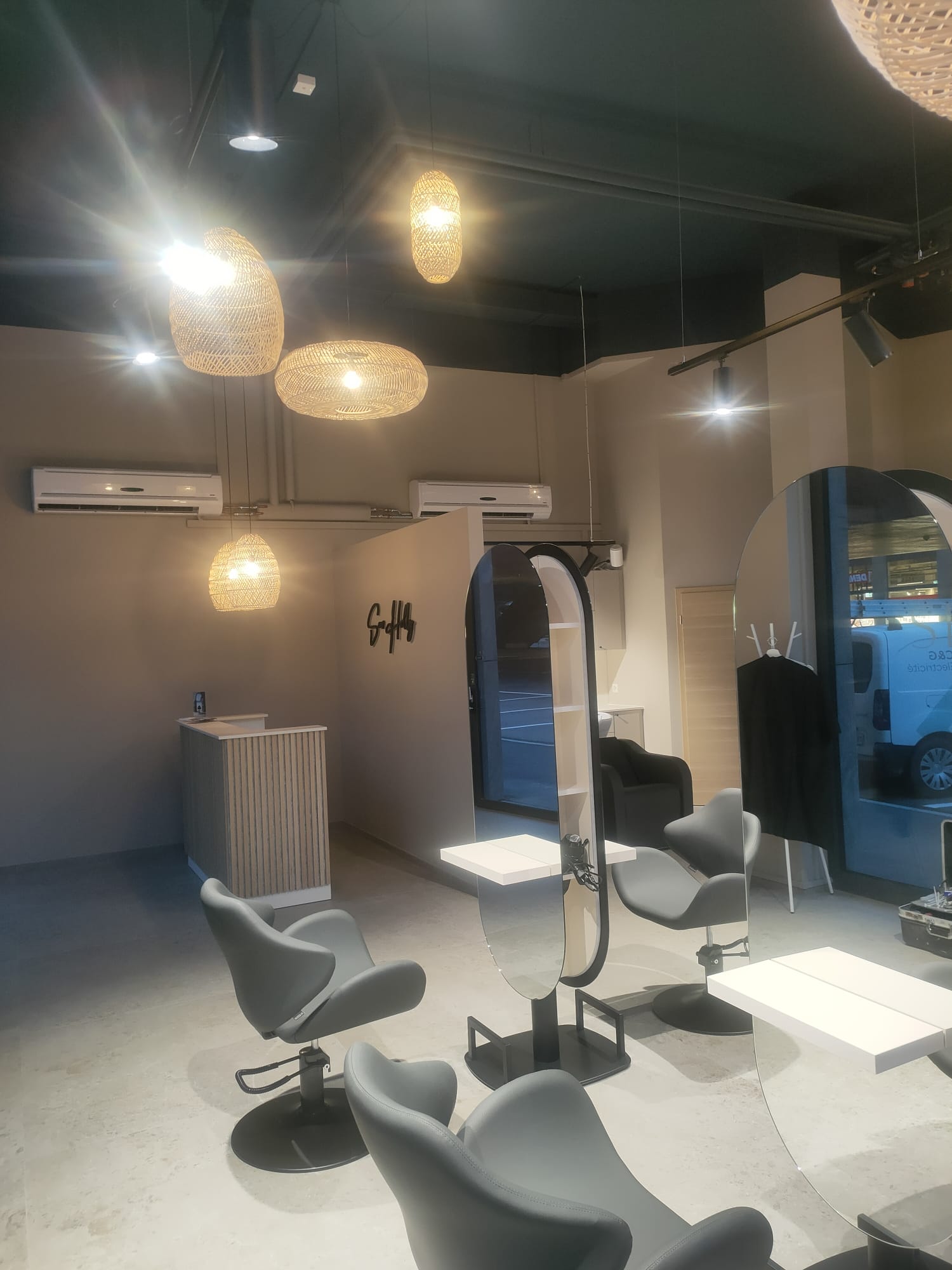 image de Création d’un salon de coiffure à Châtel-Saint-Denis